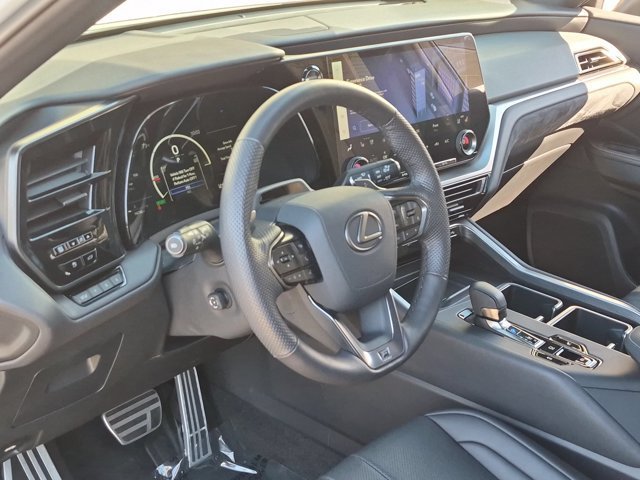 Used 2025 Lexus TX 500h AWD w/ Technology Package image 12