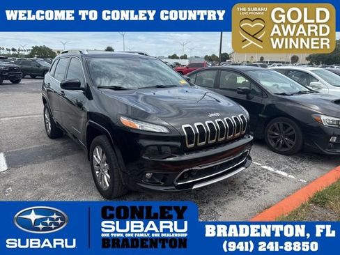 Used 2017 Jeep Cherokee Overland w/ Technology Group AWD/4WD image 1