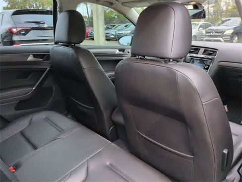 Used 2021 Volkswagen Golf 4-Door image 19