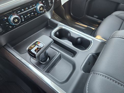 New 2026 GMC Sierra 1500 SLT image 15