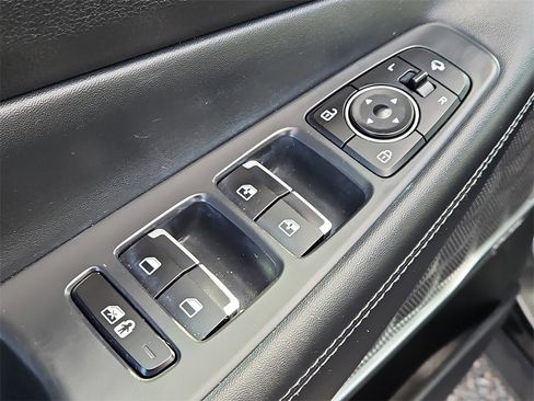 Used 2022 Hyundai Santa Fe Limited image 31