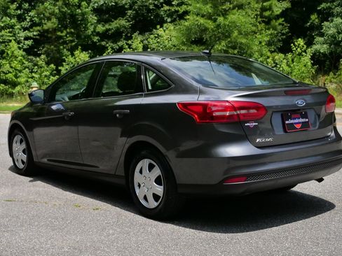 Used 2018 Ford Focus S FWD image 14