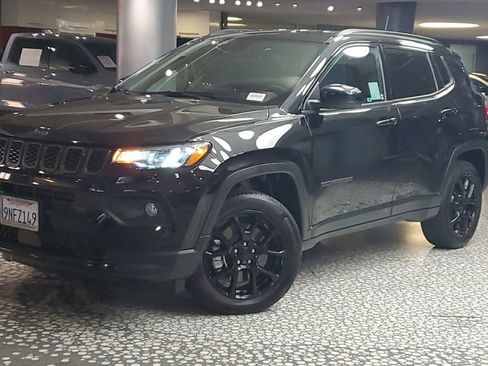 Used 2024 Jeep Compass Latitude w/ Altitude Special Edition image 33