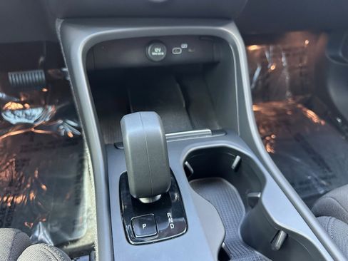 Used 2025 Volvo EX40 Core image 18