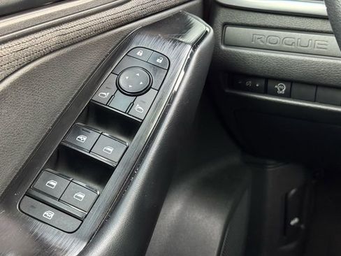 Certified 2023 Nissan Rogue S image 26