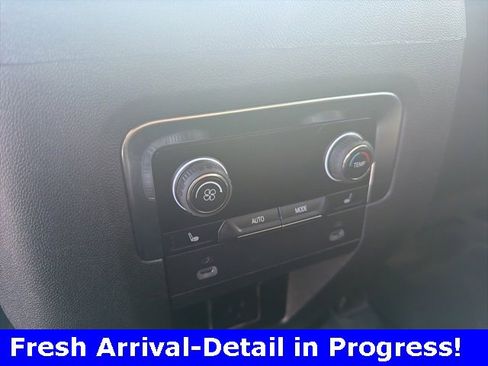 Used 2024 Chevrolet Suburban Premier image 13