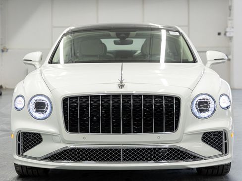 Used 2026 Bentley Flying Spur Plug-In Hybrid image 7