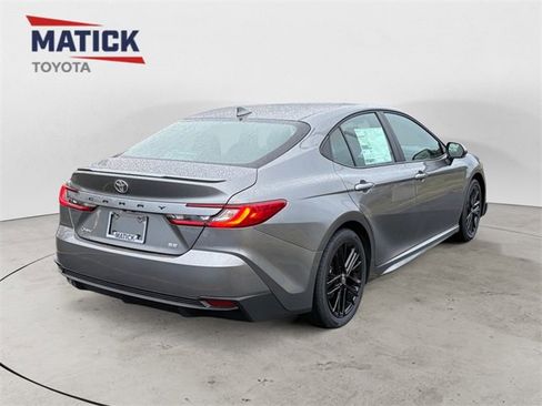 New 2026 Toyota Camry SE image 7