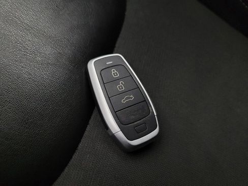 Used 2019 Jeep Cherokee Latitude Plus image 32