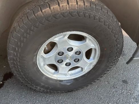 Used 2004 Chevrolet Tahoe LS image 31