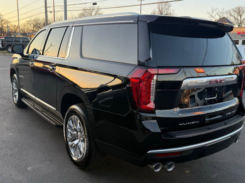 Used 2024 GMC Yukon XL Denali w/ Advanced Technology Package image 7