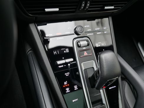 Used 2023 Porsche Cayenne AWD/4WD image 23