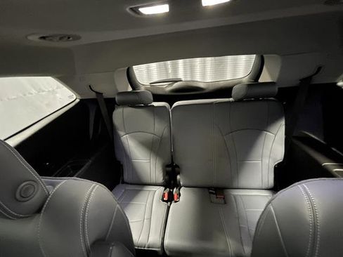 Used 2018 Buick Enclave Essence image 25