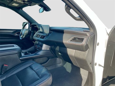 Used 2022 Chevrolet Suburban RST w/ Luxury Package image 31