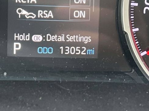 Used 2020 Toyota RAV4 XLE Premium image 28