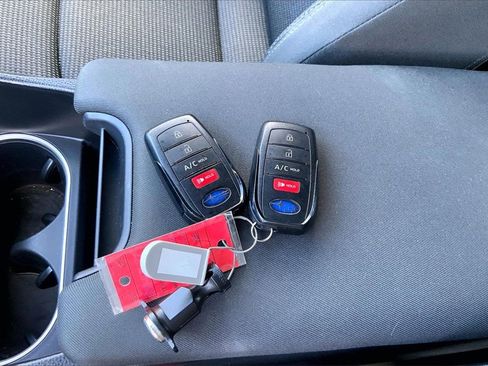 Used 2023 Subaru Solterra AWD image 33