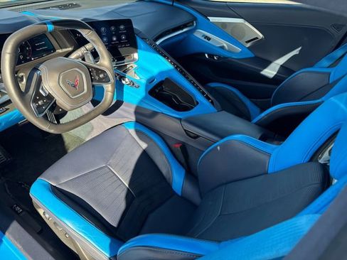 Used 2023 Chevrolet Corvette Stingray Premium Conv w/ Z51 Performance Package RWD image 9