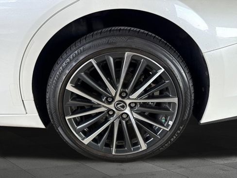 Certified 2025 Lexus ES 350 w/ Premium Package image 21