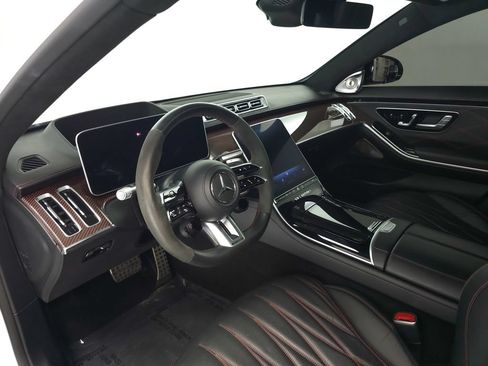 Used 2024 Mercedes-Benz S 63 AMG S w/ Carbon Fiber Exterior Package image 9