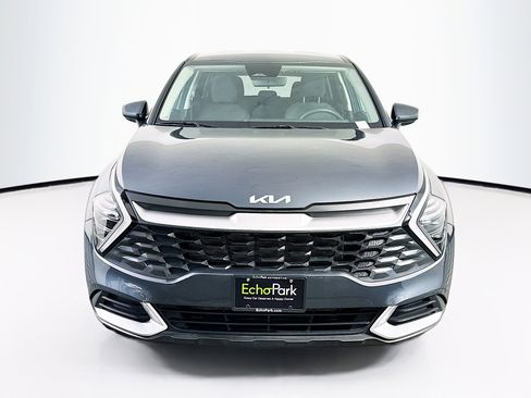 Used 2025 Kia Sportage LX image 2