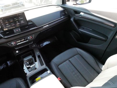 Used 2023 Audi Q5 2.0T Premium w/ Convenience Package AWD/4WD image 11