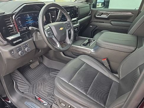 Used 2024 Chevrolet Silverado 2500 LTZ w/ LTZ Convenience Package AWD/4WD image 15