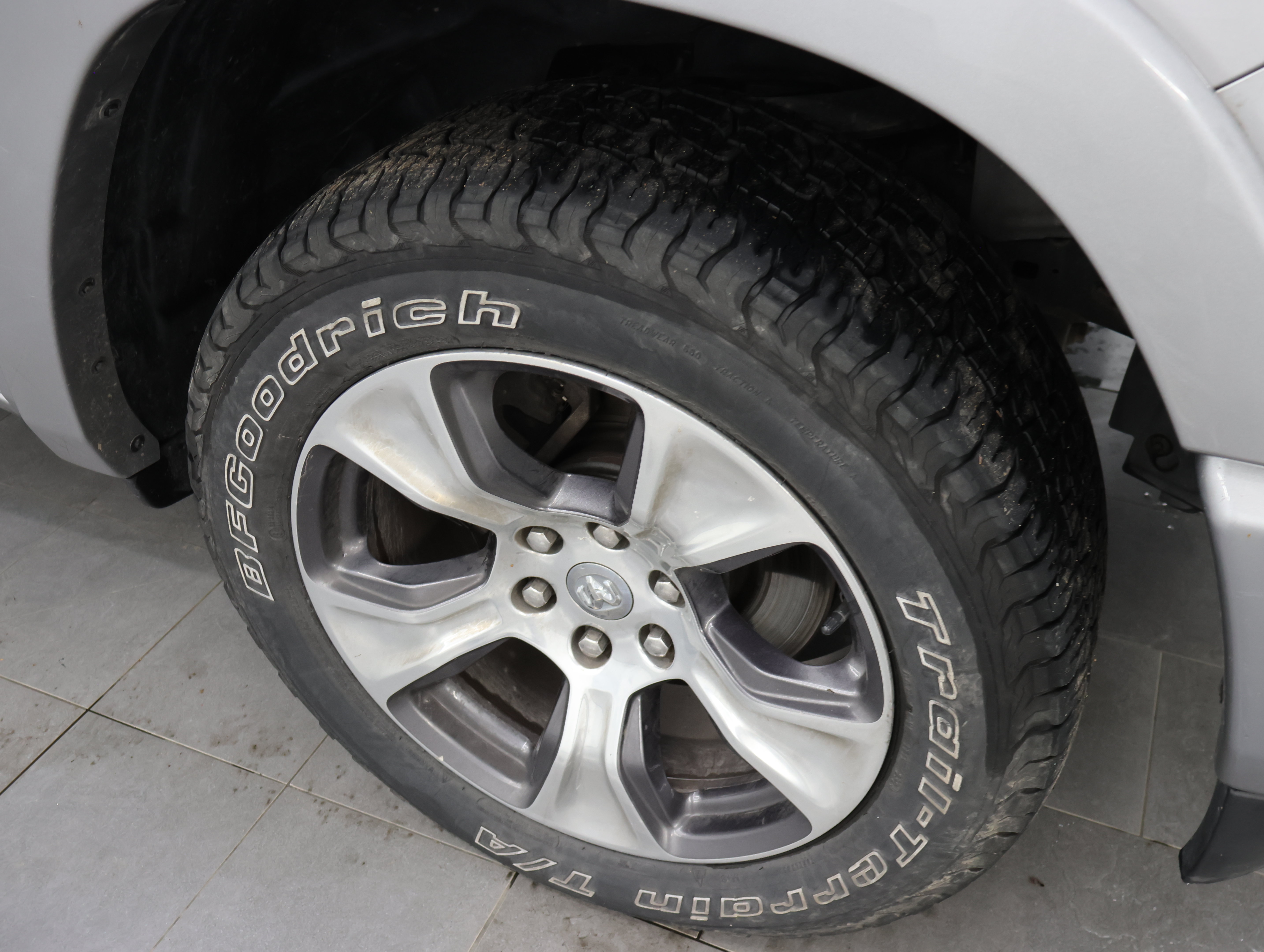 Used 2019 RAM 1500 Laramie w/ Sport Appearance Package AWD/4WD image 3