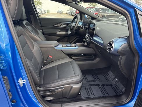 Used 2025 Chevrolet Equinox EV LT w/ Convenience Package FWD image 19