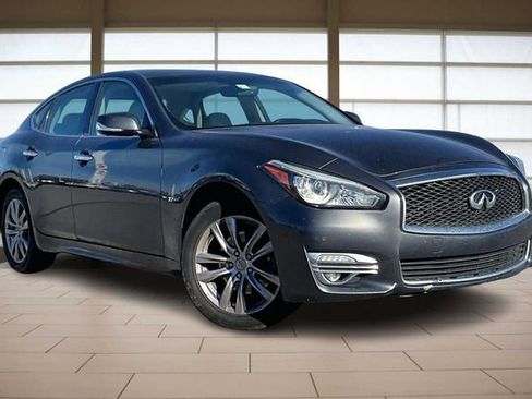 Used 2015 INFINITI Q70 3.7 w/ Deluxe Touring Package image 12