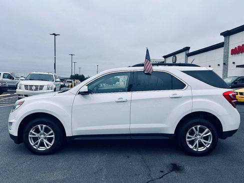 Used 2017 Chevrolet Equinox LT w/ Convenience Package image 3