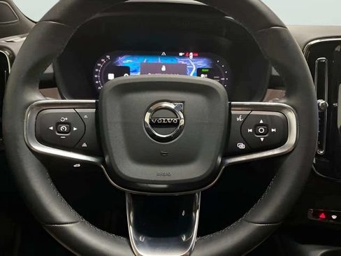 Used 2023 Volvo XC40 Recharge Ultimate AWD/4WD image 35