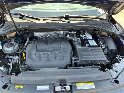 Used 2023 Volkswagen Tiguan SE w/ Panoramic Sunroof Package FWD image 22