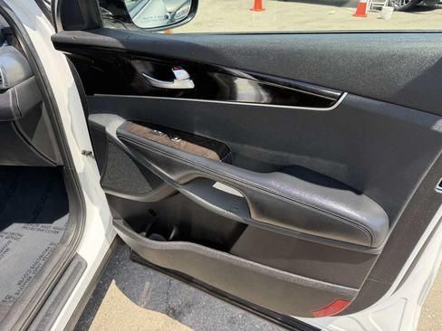 Used 2018 Kia Sorento EX w/ EX Advanced Touring Package FWD image 12