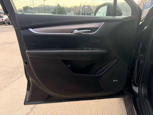 Used 2018 Cadillac XT5 Luxury w/ Driver Awareness Package image 24