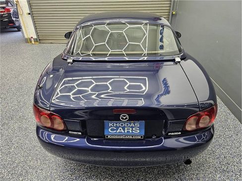 Used 2002 MAZDA MX-5 Miata SE RWD image 4