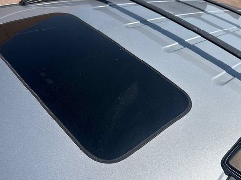 Used 2018 Honda Odyssey Elite image 11