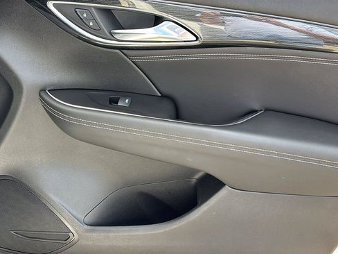 Certified 2023 Buick Envision Preferred AWD/4WD image 24
