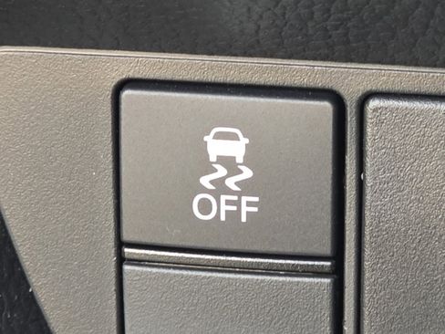 Certified 2025 Honda HR-V Sport image 9