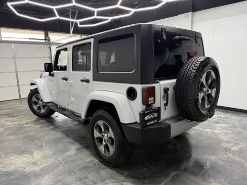 Used 2017 Jeep Wrangler Unlimited Sahara w/ Max Tow Package AWD/4WD image 3