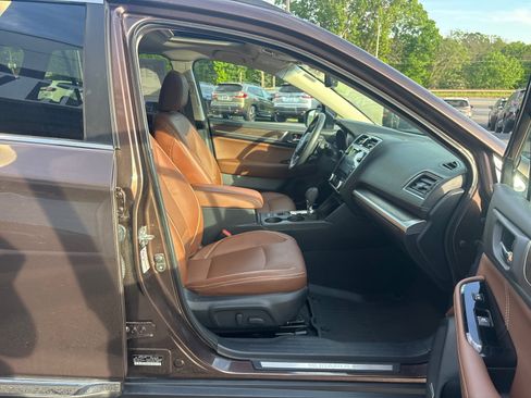 Used 2019 Subaru Outback 3.6R Touring w/ Popular Package #3A AWD/4WD image 46