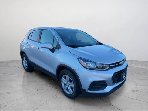 Used 2020 Chevrolet Trax LS w/ Tint and Cruise Package FWD image 7