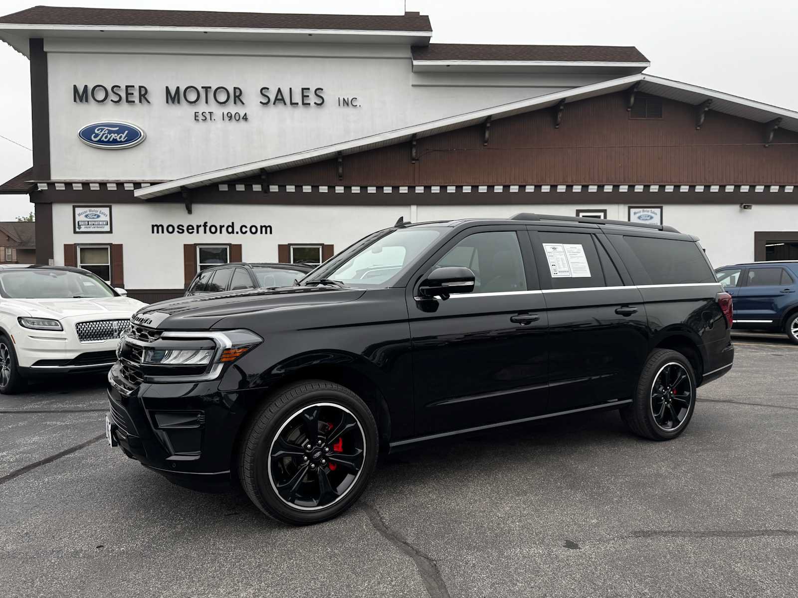 Used 2023 Ford Expedition Max Limited AWD/4WD image 1