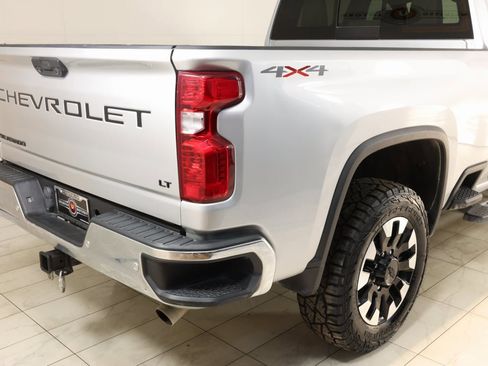 Used 2020 Chevrolet Silverado 2500 LT w/ Texas Edition image 40