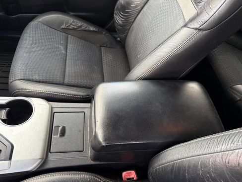 Used 2014 Toyota Camry L image 12