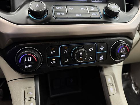 Used 2018 GMC Acadia Denali w/ Technology Package image 20