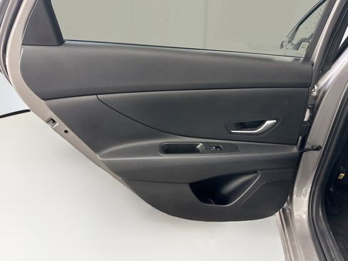 Used 2022 Hyundai Elantra SEL image 26