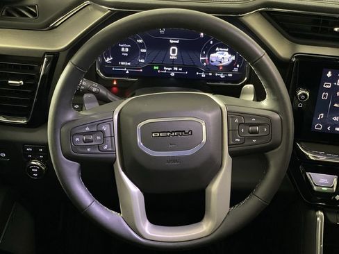 Used 2025 GMC Sierra 1500 Denali w/ Denali Reserve Package AWD/4WD image 16