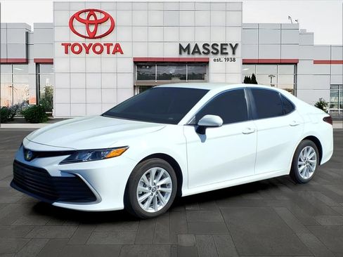 Used 2024 Toyota Camry LE FWD image 7