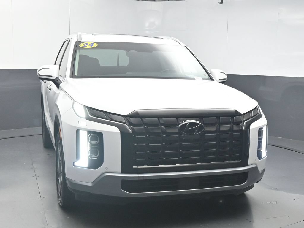 Used 2024 Hyundai Palisade Limited FWD image 2