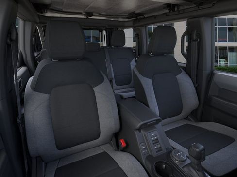 New 2025 Ford Bronco 4-Door image 10